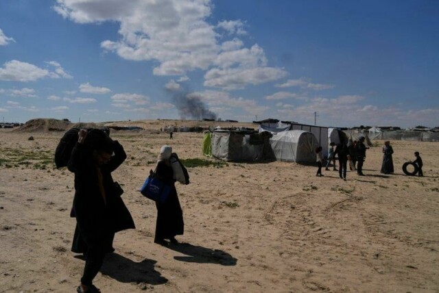 Palestinere som flyktet fra Rafah etter en israelsk evakueringsordre ankommer Khan Younis i mars.