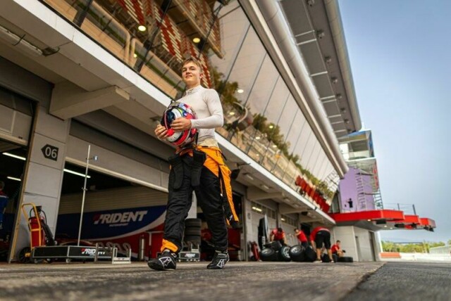 Formel 3-fører Martinius Stenshorne på Circuit de Barcelona sist oktober. Handout. Bildet inngår i NTBs tilbud til abonnenter på nyhetsfoto. Bildet skal kun benyttes i forbindelse med angitt sak.