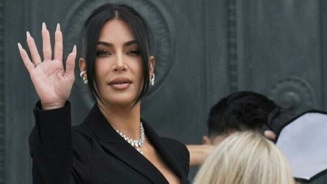 Realitystjernen Kim Kardashian ble i oktober 2016 ranet av maskerte menn på et luksushotell sentralt i Paris. Hun ble bundet og truet med pistol, og munnen hennes ble teipet.