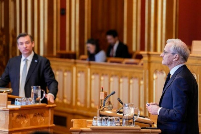 Henrik Asheim (H) og statsminister Jonas Gahr Støre (Ap) under den muntlige spørretimen i Stortinget.