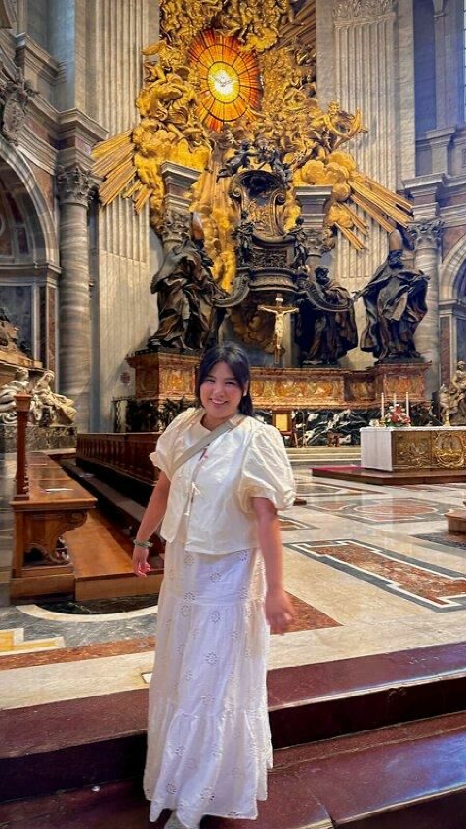 Vivian Phan på vitjing i St. Peterskyrkja i Roma. Vivian Phan på vitjing i St. Peterskyrkja i Roma. Foto: Foto: Privat