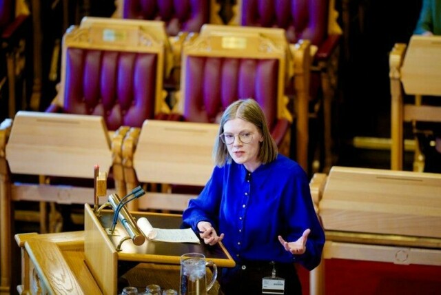 Rødt fremmer forslag i Stortinget om skjerpet mandat for oljefondet for å hindre investeringer i selskap som bidrar til brudd på folkeretten.