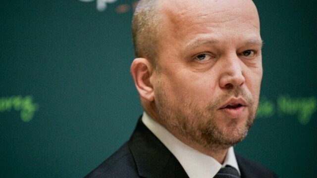 Sp-leder Trygve Slagsvold Vedum (Sp) ber sine tidligere kolleger i regjeringen om å gi betydelig mer til bøndene i årets jordbruksoppgjør.