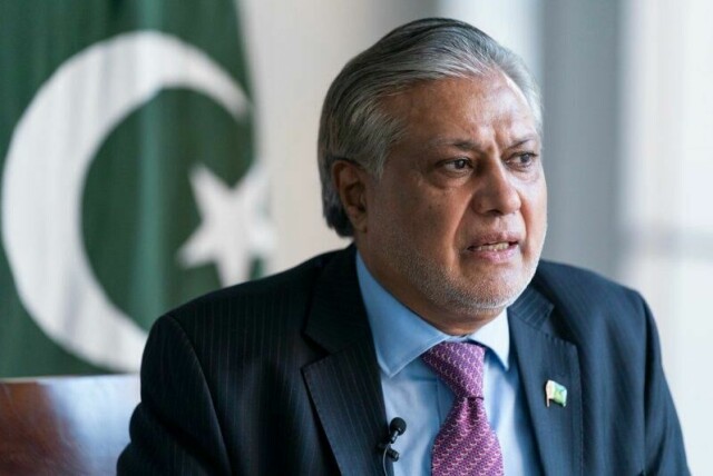 Pakistans utenriksminister Ishaq Dar sier at våpenhvilen er forlenget til søndag.
