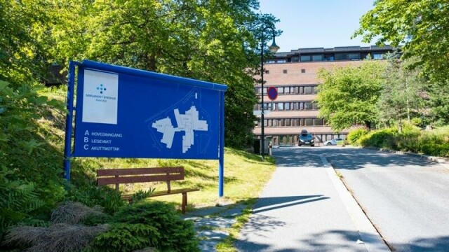 Statsforvalteren i Agder har åpnet tilsynssak mot legevakten i Arendal etter at en tenåring døde i fjor etter å ha vært i kontakt med legevakten flere ganger.