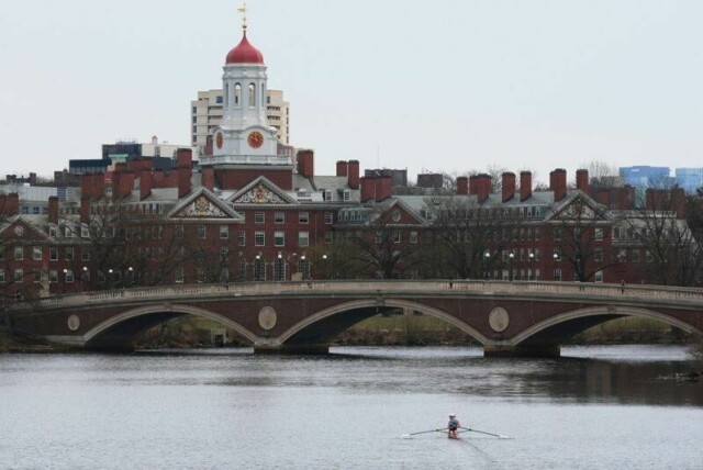 Trump-administrasjonen nekter Harvard-universitet i Cambridge i Massachusetts å ta inn utenlandsstudenter.
