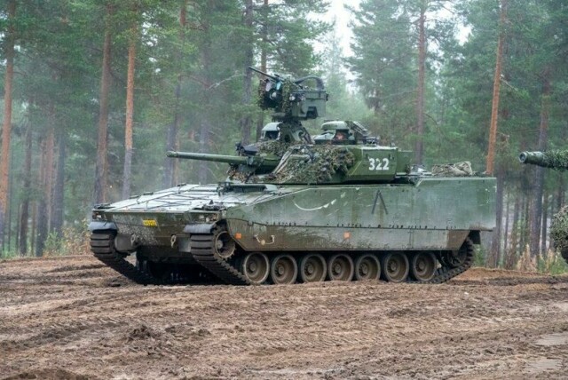 Norge, Estland, Finland, Litauen, Nederland og Sverige går sammen om et nytt innkjøp av stormpanservogner av typen CV90, her avbildet i Rena leir. Norge har fra før 164 slike vogner.