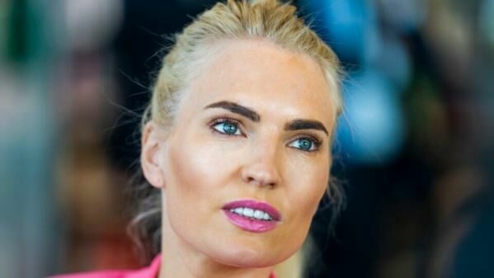 Milliardærarvingene Isabelle Ringnes (avbildet) og Katharina Andresen var med på å gjøre flagg-donasjonen til realitet. Milliardærarvingene Isabelle Ringnes (avbildet) og Katharina Andresen var med på å gjøre flagg-donasjonen til realitet. Foto: Håkon Mosvold Larsen / NTB
