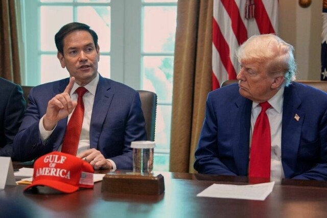 Marco Rubio, til venstre i bildet, kommer trolig til å fungere som både USAs utenriksminister og nasjonal sikkerhetsrådgiver i minst seks måneder. Det er det avisen Politico som skriver Fredag.