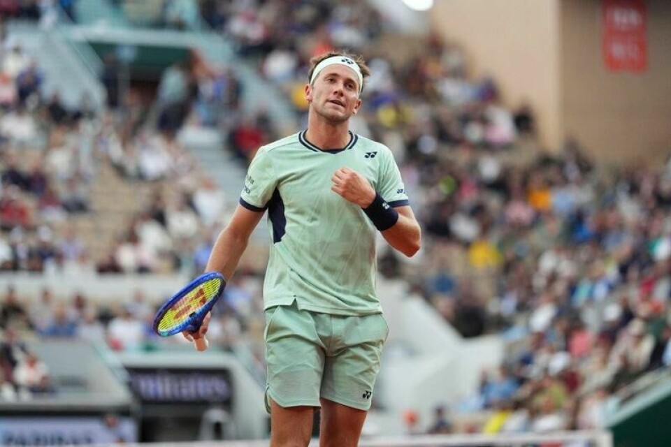 Casper Ruud fikk det tøft i 2. runde av Roland-Garros. Casper Ruud fikk det tøft i 2. runde av Roland-Garros. Foto: Lindsey Wasson / AP / NTB