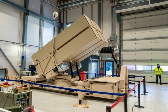 Det skal skytes skarpt med luftvernsystemet Nasams under Formidable Shield på Andøya neste uke. Her fra produksjonshallen hos Kongsberg Defence & Aerospace i Kongsberg i 2023.