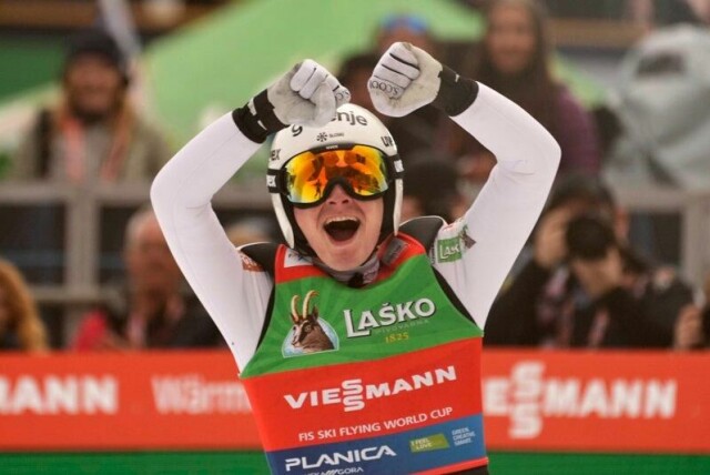 Domen Prevc jubler for sitt rekordhopp på 253,5 meter i Planica i mars. Nå legger FIS til rette for at det kan hoppes enda lengre i framtiden.