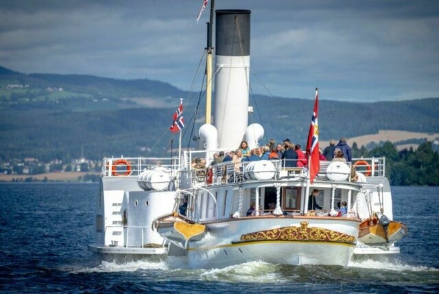 DS Skibladner er Norges eneste hjuldamper og eldste skip i jevnlig drift. Det er dessuten verdens eldste operative hjuldamper i rutegående trafikk. Lav vannstand i Mjøsa fører til at sesongstarten 24. mai avlyses.