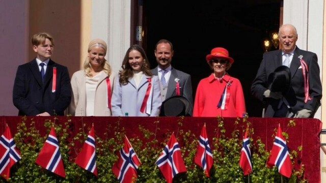 2022 var sist kongefamilien var fulltallige på slottsbalkongen på 17. mai.