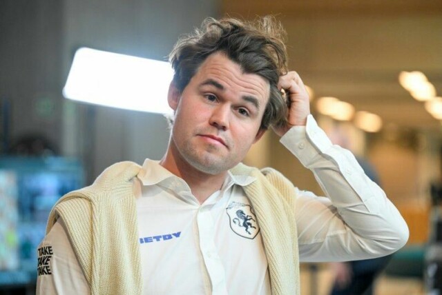Magnus Carlsen vant første parti i Norway Chess.