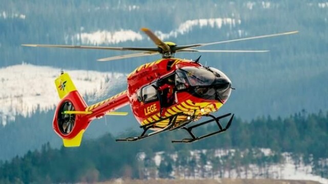 Et helikopter fra Norsk Luftambulanse fotografert i Kvitfjell i 2022.