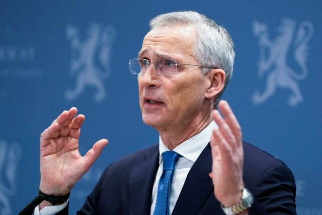 Finansminister Jens Stoltenberg (Ap) er fortsatt bekymret for tollkrigen mellom USA og Kina etter at landene kom til enighet mandag.