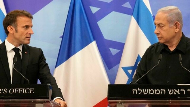 Frankrikes president Emmanuel Macron og Israels statsminister Benjamin Netanyahu har havnet i munnhoggeri etter et nylig møte. Her er de under en pressekonferanse i Jerusalem i oktober 2023.