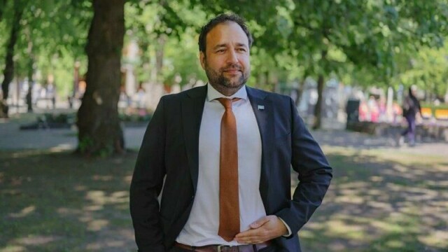 Arvinn Gadgil, avtroppende direktør for UNDPs Oslo Governance Centre, går i rette med FNs mest svartmalende kritikere. – Å karikere en idé som ikke har et alternativ, er fullstendig uansvarlig, sier han.