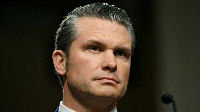 Pete Hegseth ønsker seg et sminkerom i Pentagon.