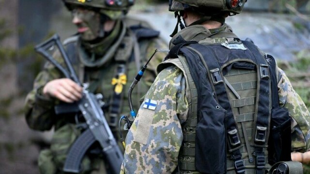 Den finsk-russiske grensen er over 1300 kilometer lang. Bildet viser finske soldater under en øvelse ved et tidligere tidspunkt.