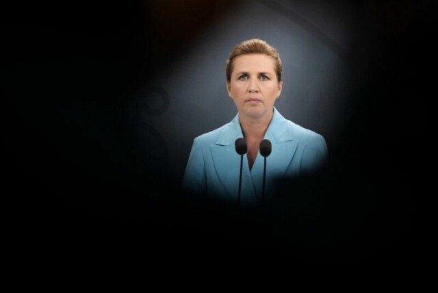Danmarks statsminister Mette Frederiksen går hardt ut mot bruk av nikab på skoler og vil også fjerne bønnerom.