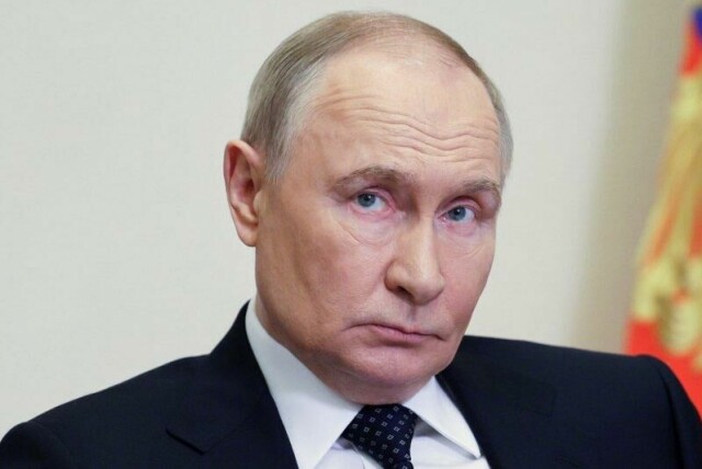Putin sier at han er klar til å hjelpe USA med å få fortgang på en konklusjon om atomavtalen med Iran.