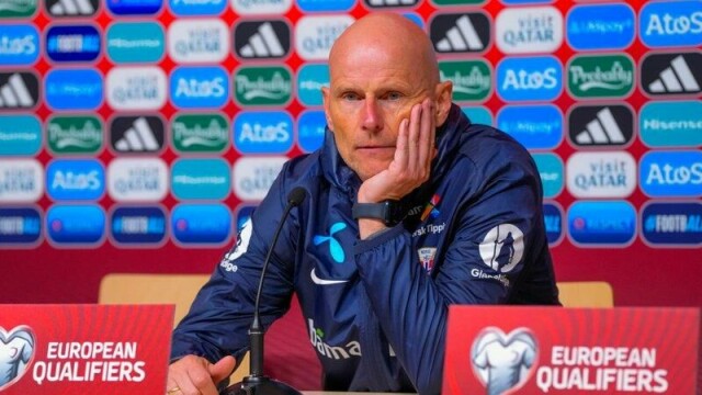 Ståle Solbakken var glad for seieren mot Estland, men han ble mørk i blikket da han ble spurt om klubb-VM.