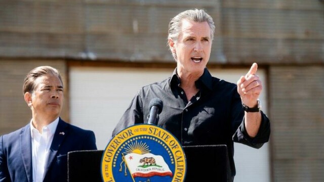 California-guvernør Gavin Newsom mener Donald Trump handler i strid med grunnloven når han gir ordre om å innføre føderal kontroll over soldater fra Californias nasjonalgarde. Arkivfoto: Noah Berger / AP / NTB