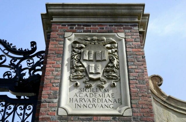 Harvard går rettens vei mot Trumps innreiseforbud for utenlandske studenter.
