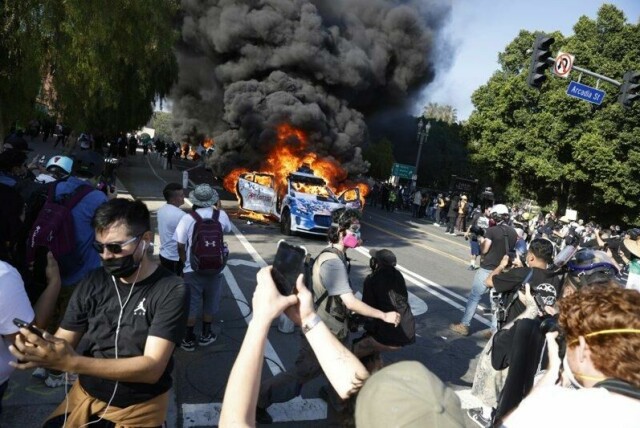 Demonstrasjoner har eskalert og ført til sammenstøt med politiet i flere California-byer. Rundt 60 personer ble pågrepet i San Francisco denne helgen.