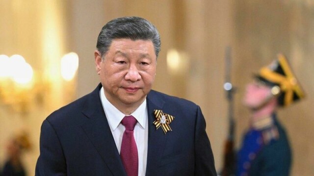 Kinas myndigheter, ledet av president Xi Jinping, advarer elbilprodusenter mot å kutte priser.