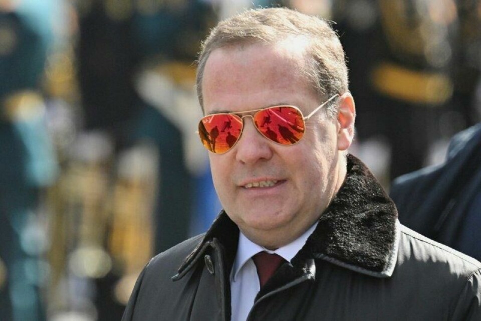 Dmitrij Medvedev, tidligere president og nå nestleder i Russlands nasjonale sikkerhetsråd, er blant de som har kommentert ordkrigen. Dmitrij Medvedev, tidligere president og nå nestleder i Russlands nasjonale sikkerhetsråd, er blant de som har kommentert ordkrigen. Foto: Ilya Pitalev / RIA / AP / NTB