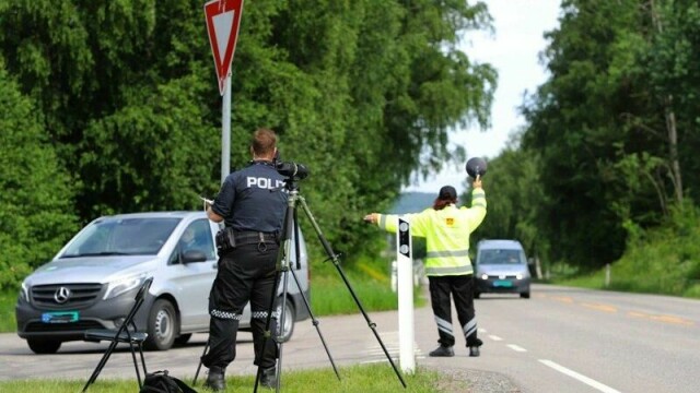 Det er heldigvis ikke ofte UP stopper bilister som kjører nesten det dobbelte av fartsgrensen. Men det skjedde sist uke, i Oppegård. Der ble en mann i 30-årene klokket inn til 132 km/t i 70-sonen. Illustrasjonsfoto: UP