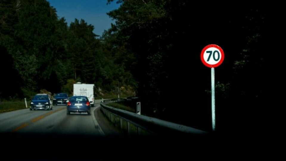 Bøtesatsene for råkjøring i 70-soner går «bare » opp til 105 km/t. Over dette, avgjøres reaksjonen i retten. Bøtesatsene for råkjøring i 70-soner går «bare » opp til 105 km/t. Over dette, avgjøres reaksjonen i retten. Foto: Ole Enes Ebbesen / TV 2