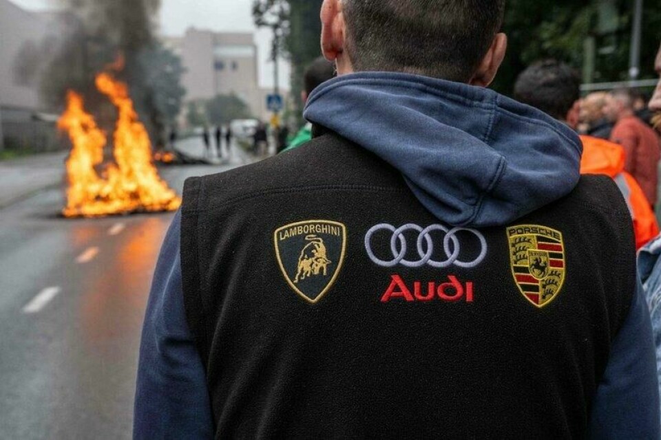 Europeiske bilprodusenter sliter med lav lønnsomhet og fabrikknedleggelser. Her fra en demonstrasjon utenfor den nå stengte Audi-fabrikken i Brussel i fjor. Europeiske bilprodusenter sliter med lav lønnsomhet og fabrikknedleggelser. Her fra en demonstrasjon utenfor den nå stengte Audi-fabrikken i Brussel i fjor. Foto: AFP / NTB