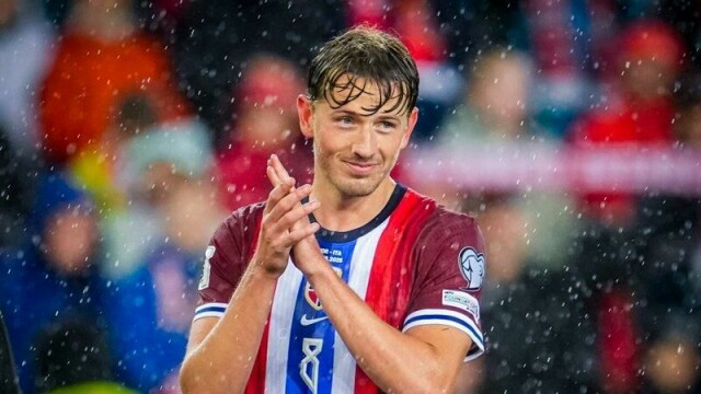 Sander Berge dro ikke med landslaget til Estland søndag.