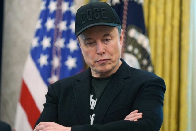 Elon Musk under pressekonferansen i Det hvite hus der han offisielt avsluttet sin periode som rådgiver for Donald Trump.