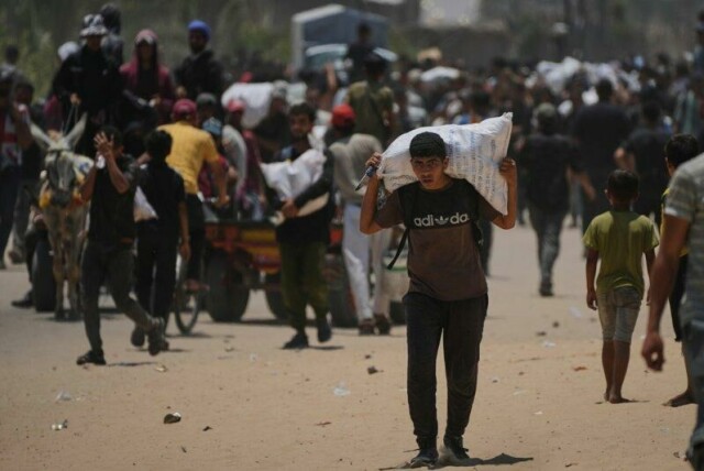 Mandag ble det nok en gang åpnet ild mot palestinere som forsøkte å ta seg fram til den Israel-støttede utdelingen av mat i Rafah sør på Gazastripen. Minst seks mennesker skal ha blitt drept, ifølge palestinske kilder.