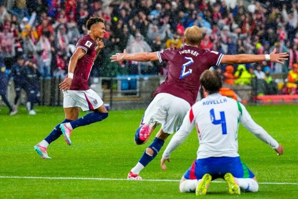 Antonio Nusa og Morten Thorsby jubler etter Nusas 2-0-mål mot Italia. Antonio Nusa og Morten Thorsby jubler etter Nusas 2-0-mål mot Italia. Foto: Cornelius Poppe / NTB