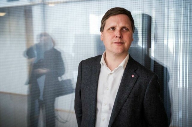 Utviklingsminister Åsmund Aukrust (Ap) har med seg 100 millioner i sekken når FNs havkonferanse åpner i Nice søndag. (Ap).