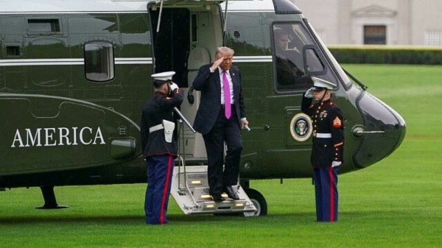 Donald Trump besøkte den amerikanske krigsskolen West Point i New York i mai. Nå er det hæren som kommer til han.