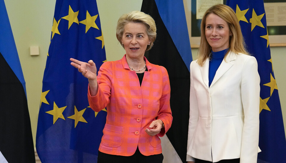 EU-kommisjonens leder Ursula von der Leyen (til venstre) og utenrikssjef Kaja Kallas la tirsdag fram forslag til nye sanksjoner mot Russland, spesielt rettet mot landets energisektor og banker. Arkivfoto: Pavel Golovkin / AP / NTB