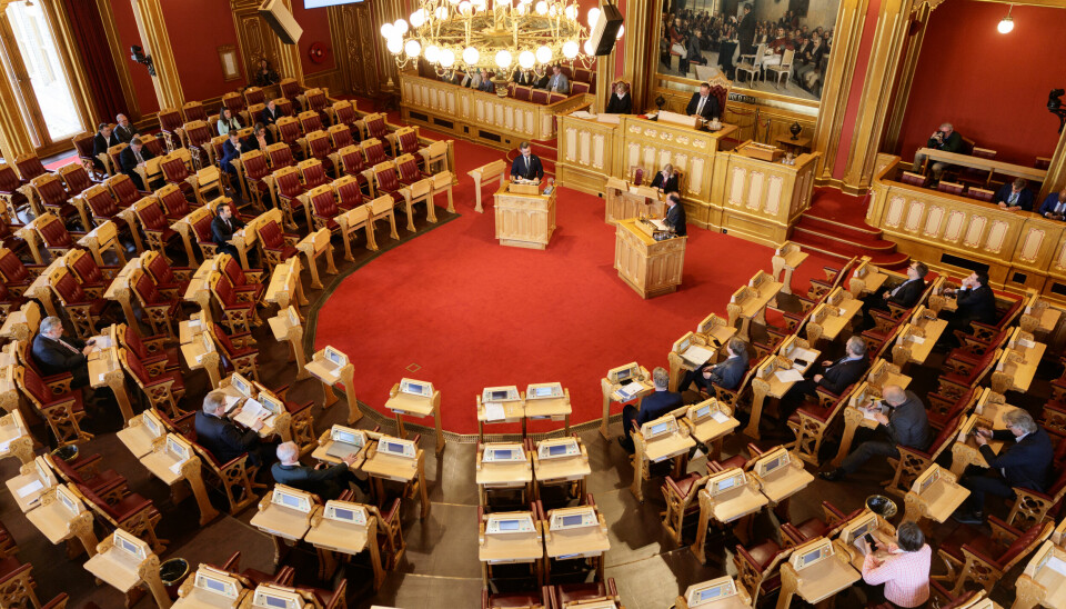 Det blir likevel flertall for klimamål på Stortinget etter at Ap fant sammen i enighet med Høyre og Venstre.