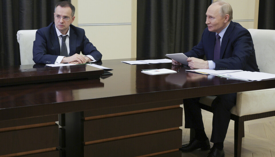 Ukraina vil måtte gi fra seg mer territorium om de ikke går med på krav, hevder Kreml-rådgiver Vladimir Medinskij, her sammen med Russlands president Vladimir Putin (t.h.).