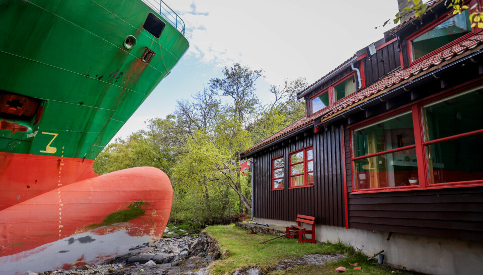Et 135 meter langt konteinerskip gikk i mai på grunn i Trondheimsfjorden utenfor Byneset. Det havnet på land få meter fra et bolighus. Ulykken fikk oppmerksomhet verden over.