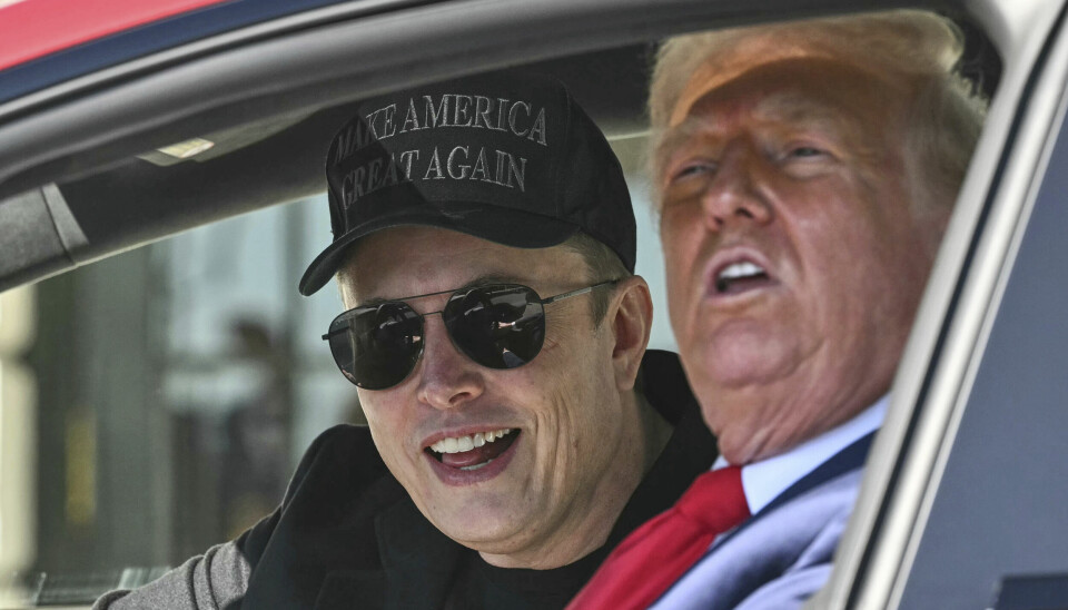 Elon Musk og Donald Trump hadde et godt forhold, og presidenten fikk en rød Tesla i gave fra Musk. Etter at Musks oppdrag med effektivisering av statsapparatet var over, begynte de to å krangle i sosiale medier. Nå har de lagt striden bak seg.