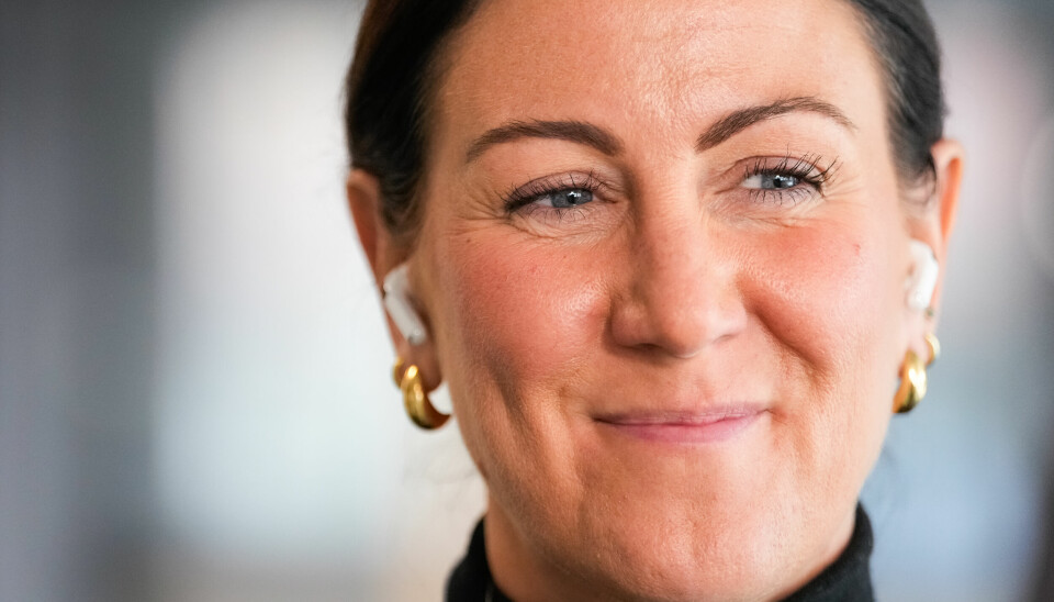Arbeids- og inkluderingsminister Tonje Brenna (Ap) er fornøyd med at en ny rapport viser at to av tre flyktninger blir boende i den kommunen de plasseres i.