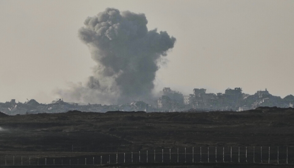 Røyk stiger til værs etter et israelsk angrep på Gazastripen onsdag.