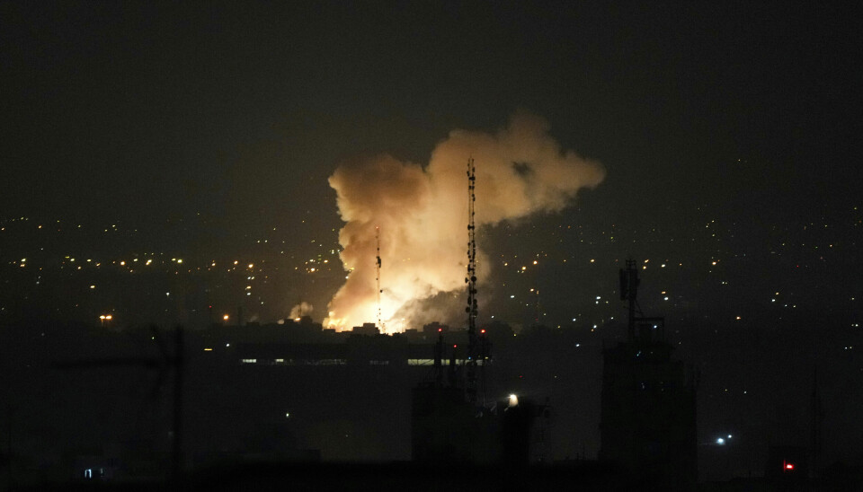 Røyk etter et angrep i Tehran.